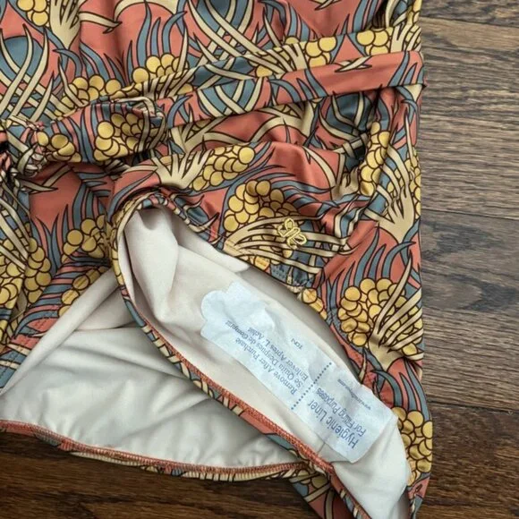 Albion Destiny One Piece- NEW w/ Tags!! Size L - Picture 6 of 10